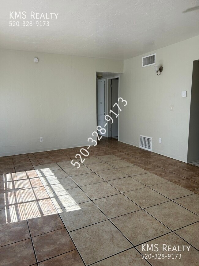 Photo - 4510 E 19th St