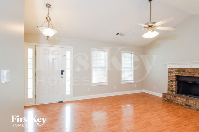 Photo - 12 Triangle Ln