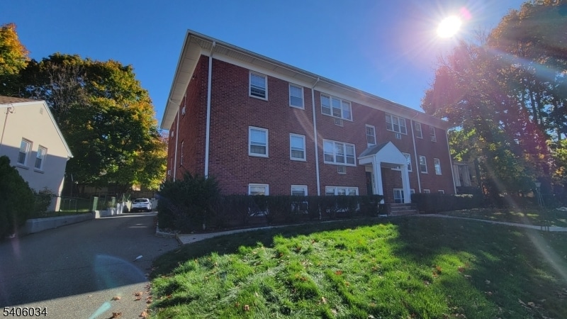 Photo - 138 Roseland Ave Unit 4