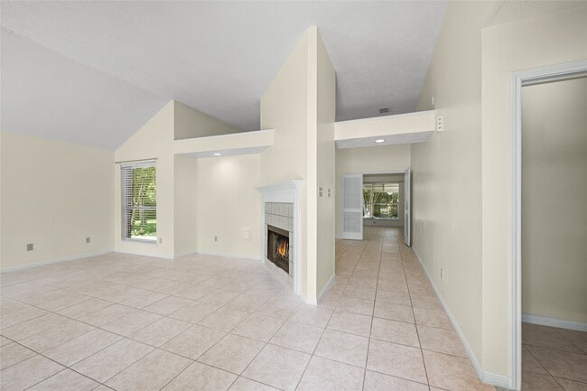 Photo - 17402 Eastwood Cir