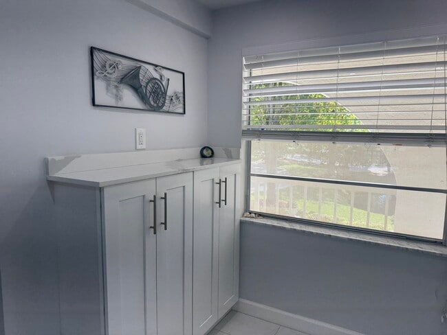 Photo - 4801 Martinique Pl Unit B2