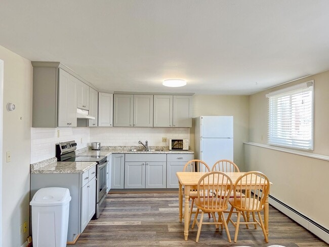 215 Main St Unit 4