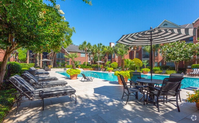 Área de la piscina - Fairmont First Colony