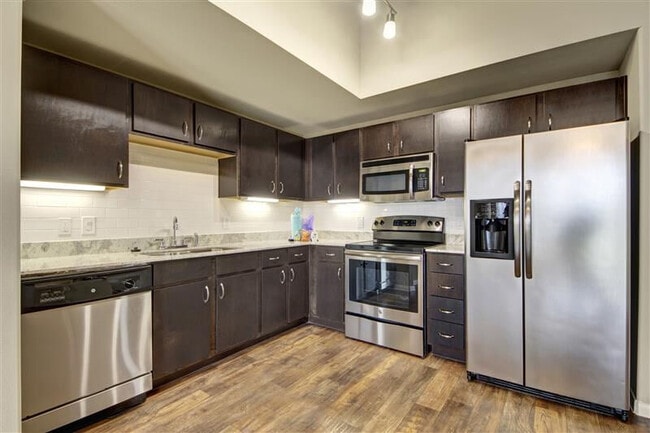 Photo - Gateway Cedars Apartments