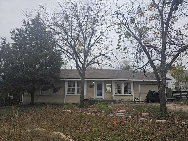 Building Photo - 5329 Locke Ave