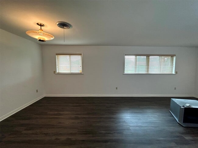 Photo - 1902 Gillette St