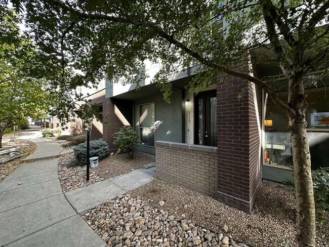 Photo - 2118 N Clay St Townhome