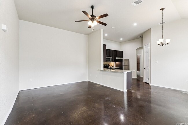 Photo - 219 Eugene Pass