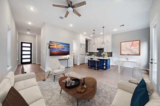 8414 Vogue Ln