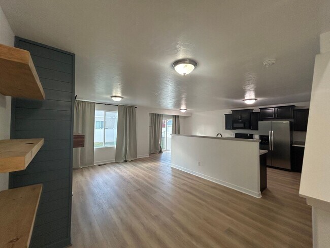 Photo - 3 Bedroom 3 Bathroom Townhouse in Saratoga Springs!