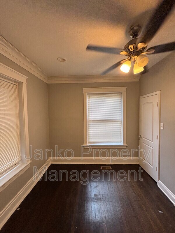 6738 S Prairie Ave Unit 1
