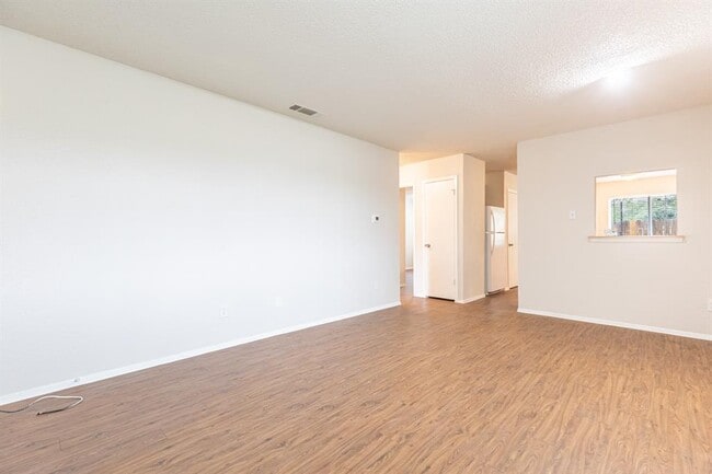323 W William Cannon Dr