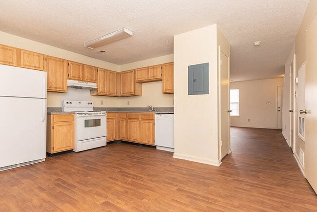 Photo - Greens of Pine Glen Apartments