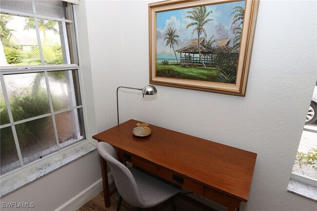 Photo - 714 11th St N