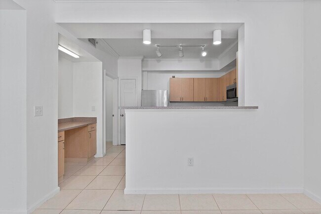 533 NE 3rd Ave Unit 515