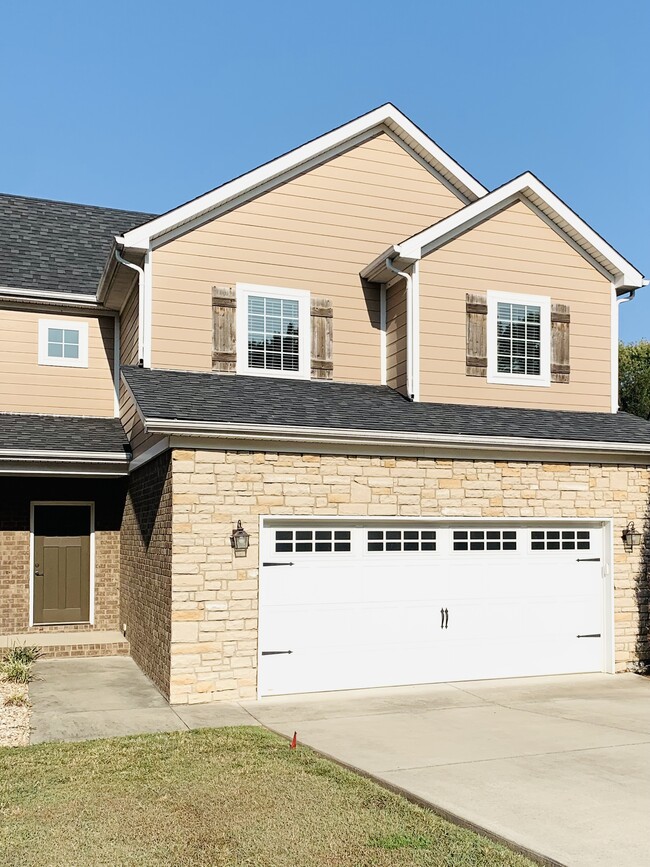 Photo - 410 Cumberland Ridge Ct Townhome