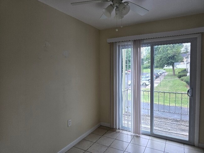 Building Photo - 5013 Trent Rd Rental