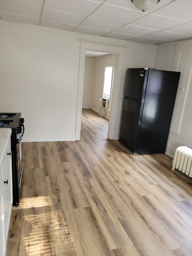 Photo - 744 High St