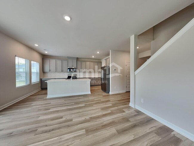 Photo - 237 Maxwell Dr