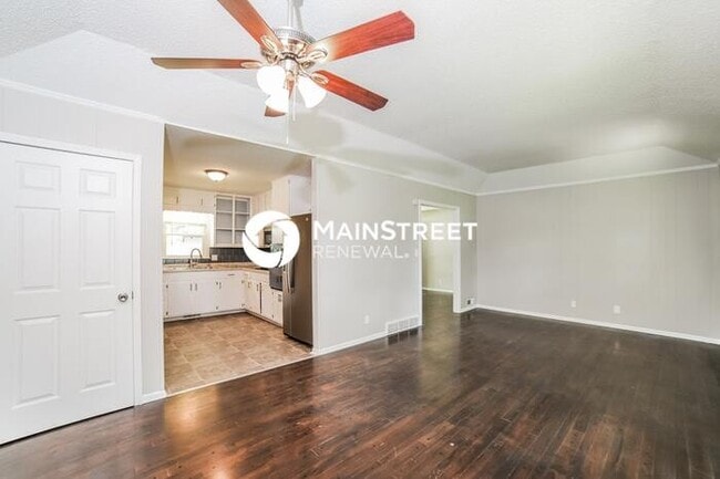 3 Bedroom Pet-Friendly Home in BLUE SPRINGS, MO with Main Street Renewal