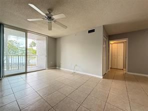 Photo - 11165 SW 6th St Unidad #204