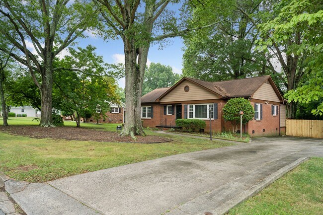 Photo - 1818 Woodland Dr Casa