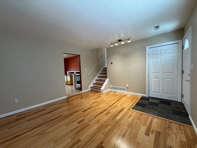 Photo - 197 Randall Dr