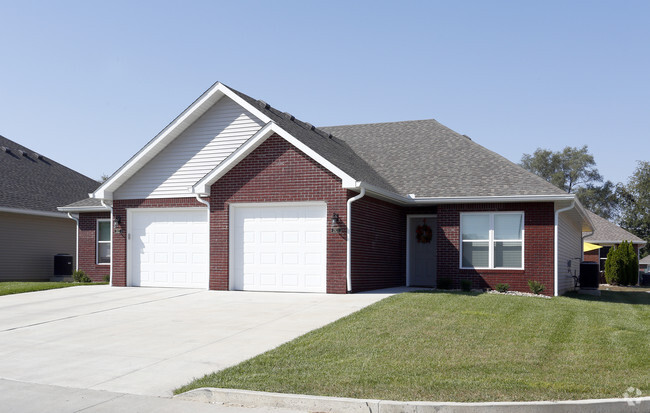 Building Photo - The Flats of Terre Haute Rental