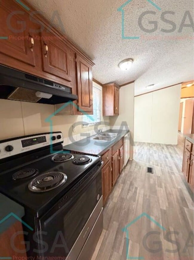 8 Natick Dr