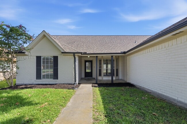 Photo - 1805 Whitebriar Dr