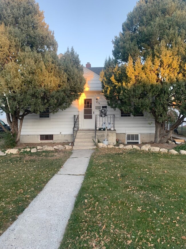 Building Photo - 355 N Cheyenne St
