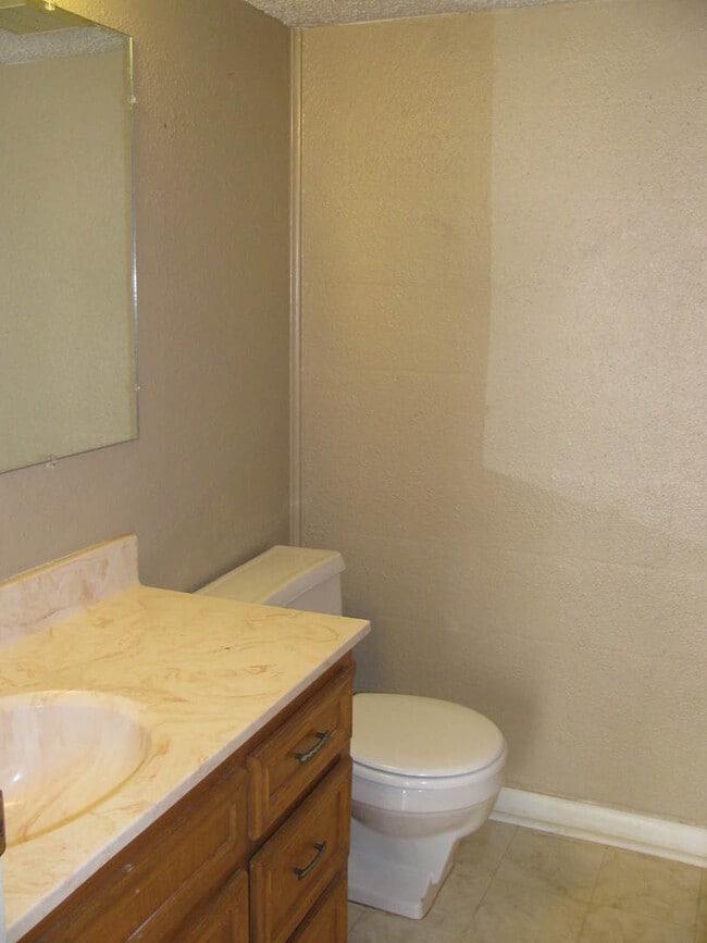 Photo - 2704 Avenue V