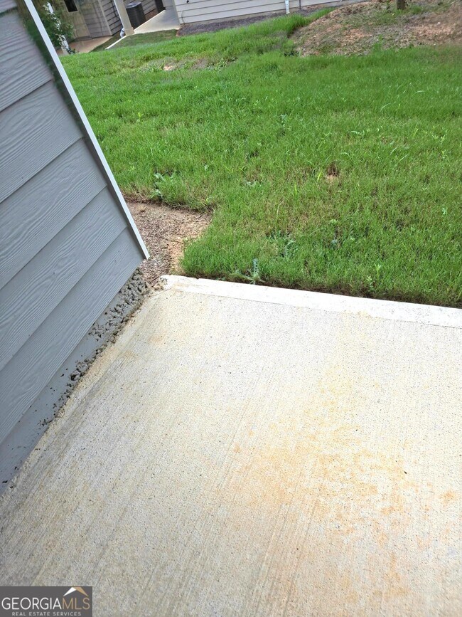 Photo - 430 Village Creek Dr SE