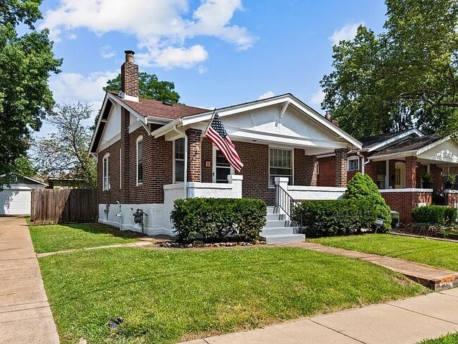 Photo - 2234 Yale Ave