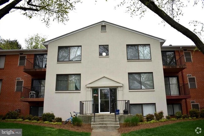 Building Photo - 125 Clubhouse Dr SW Unit 1