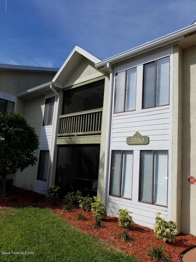 Building Photo - 3550 Sable Palm Ln Unit L