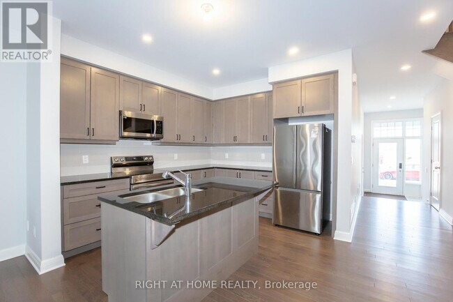 Photo - 521 Hitzlay Ter