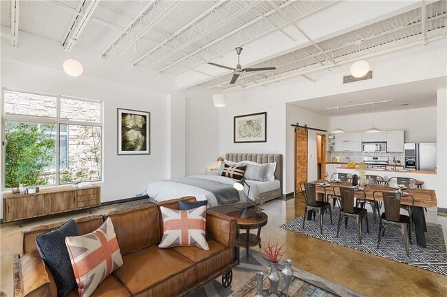 Photo - 2401 E 6th St Unit 6084