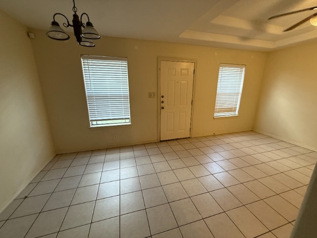 Building Photo - 606 San Antonio Ave Rental