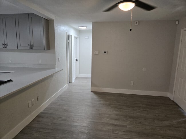 Photo - 266 Diamond St