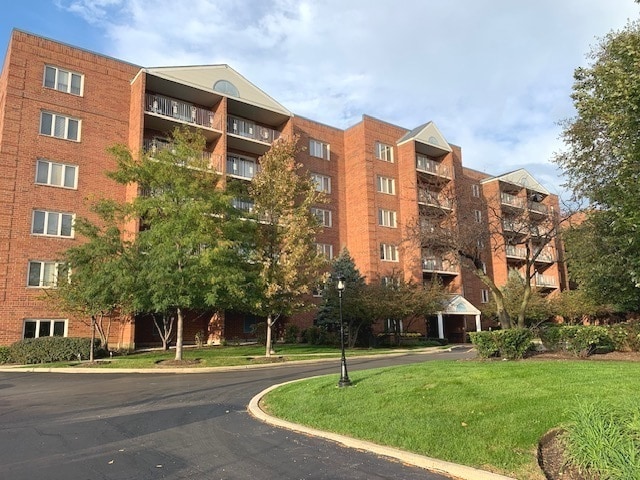 Building Photo - 6540 W Irving Park Rd Unit 401