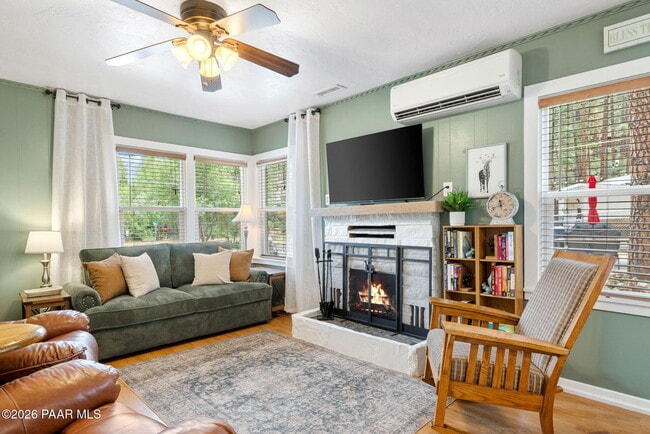 Photo - 805 Canyon Dr