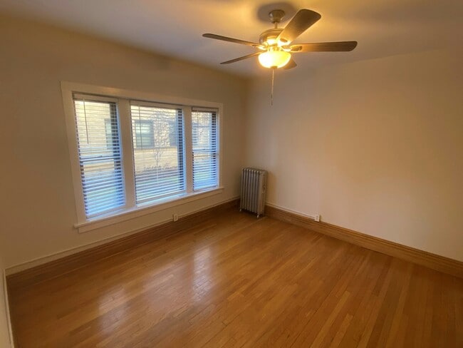 Building Photo - 3530 N Broadway Unit 2W Rental
