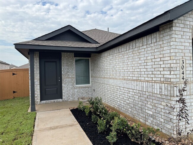 3044 Angelic Rose Ln