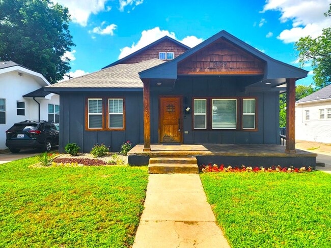 Building Photo - 3 Bed 2.5 Bath 1 Car Garage Built New 2021 in Gatewood Addition