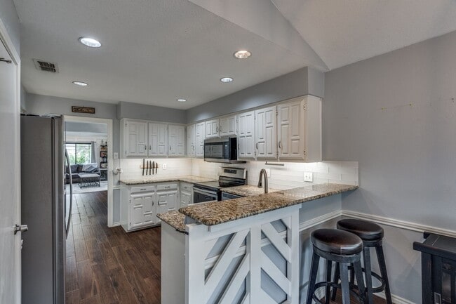 Photo - 1108 Richland Oaks Dr