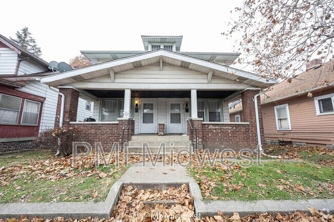 Building Photo - 442 N Gladstone Ave Rental