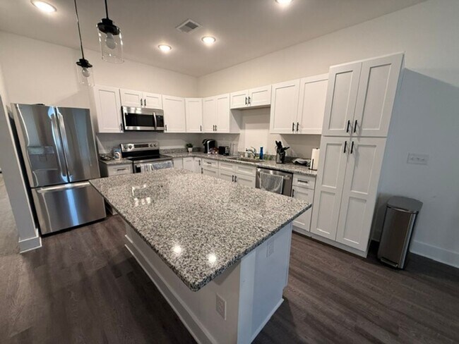 Photo - 3 Bedroom 2.5 Bath Townhouse in Barnwell Breeze - North Charleston