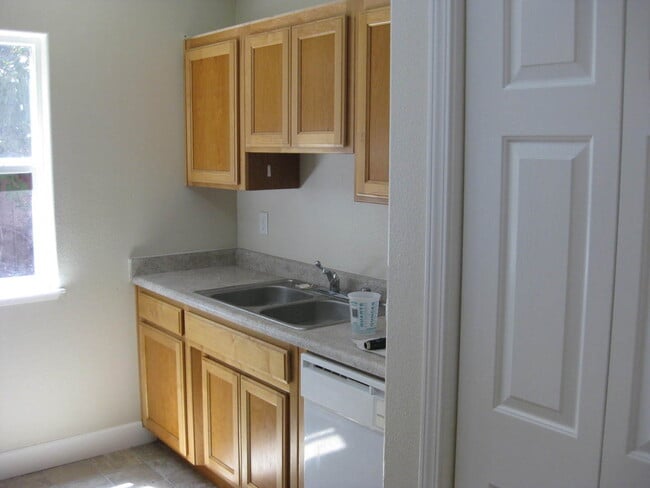 Photo - Great home and location on 3rd and Ash