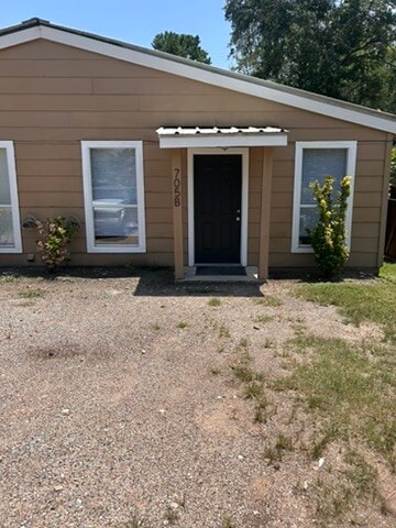 Building Photo - 705 Edgar St Unit B